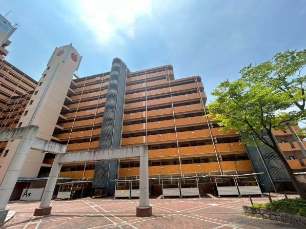 ふぁみーゆ寝屋川セントラルパークA棟の外観|新しい生活にいかがでしょうか？外観はお住まいの顔になります。こだわりたいポイントですね。水回りリフォームやリノベーションも承ってます。
■現地見学・資金計画相談・住宅ローン相談もお問合せ受付中■
