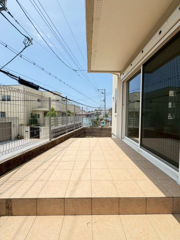 茨木市北春日丘二丁目戸建のバルコニー