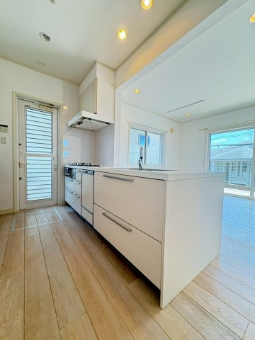 茨木市北春日丘二丁目戸建のキッチン