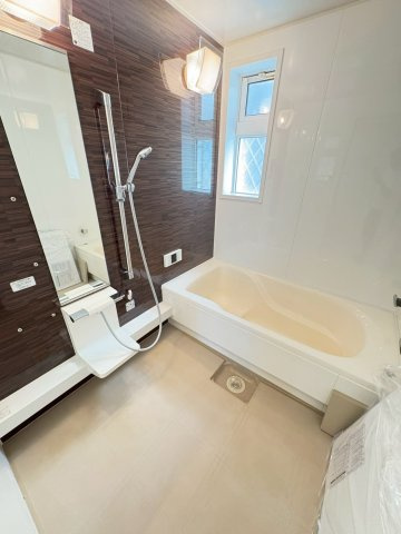 茨木市北春日丘二丁目戸建の浴室