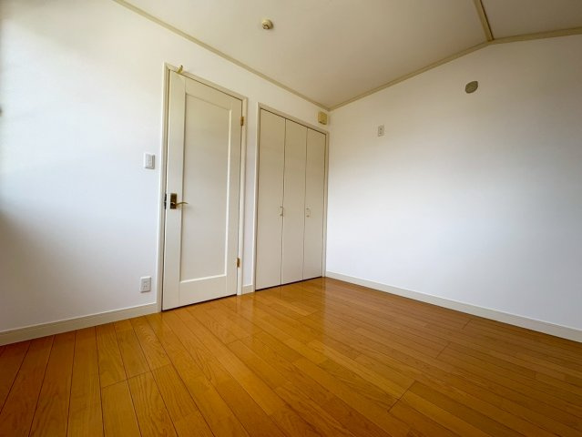 茨木市北春日丘二丁目戸建の内装