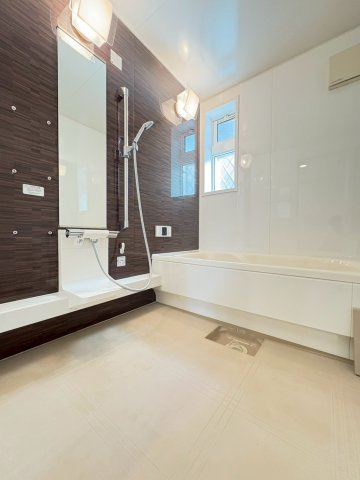 茨木市北春日丘二丁目戸建の浴室