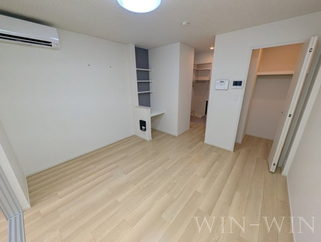 ヒカルサ豊橋東田町 Ⅱの洋室