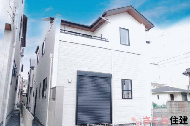 ブルーミングガーデン宇都宮市京町　3号棟の外観|1F掃き出し窓はシャッター完備で防犯にも配慮しております。