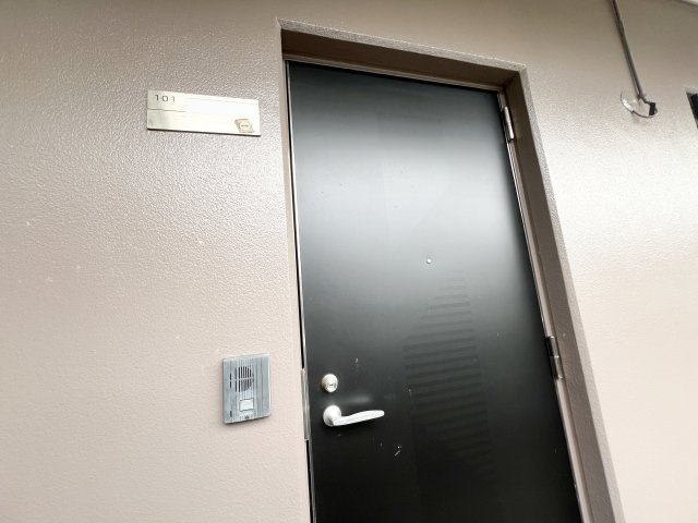 ヴィラージュ航洋の玄関