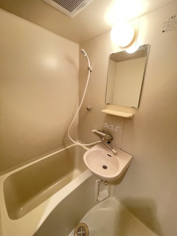 ロイヤルヒル神戸三ノ宮の浴室