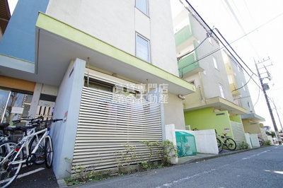 【エントランス】 | リシェス橋本 | 落ち着いたエントランス