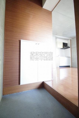 【玄関】 | リシェス橋本 | ゆったりとした玄関