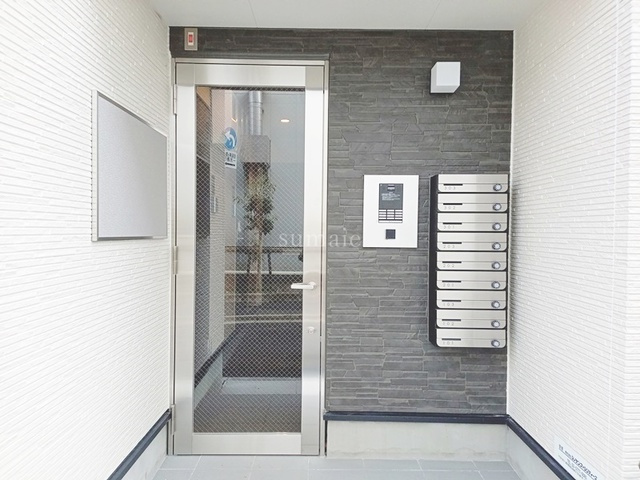 トレフェリクス東十条のエントランス|毎日通るエントランスはこのようになっています