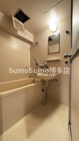 福岡市早良区西新５丁目の賃貸マンションの浴室|落ち着いた空間のお風呂です