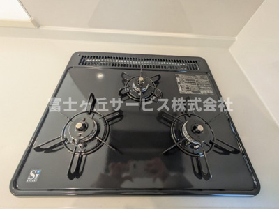 【その他】 | 磐田市赤池 4期 新築一戸建て | 3口コンロがあります