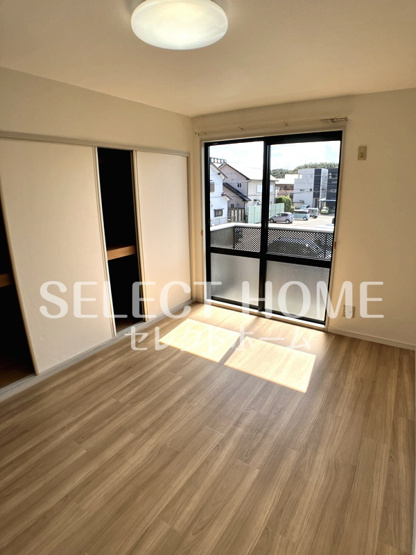 【居間・リビング】 | グリーンヒル光 | こちらの居間で趣味の時間をお楽しみください