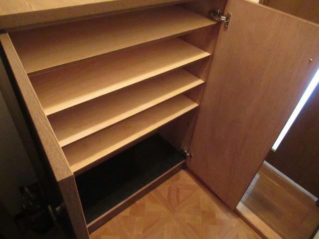 あすなろ壱番館の玄関