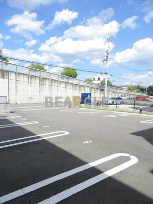 【駐車場】 | プレッソ鳥羽離宮 | カースペースがあります