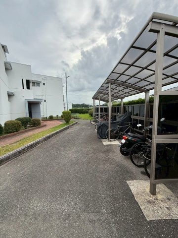 下月隈団地1号棟の駐輪場