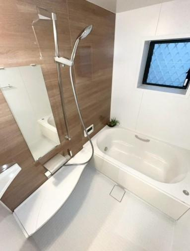 佐太中町5丁目　中古一戸建ての浴室|ユニットバス
■物件内覧・資金計画相談・住宅ローン相談、リフォーム相談、お問合せ受付中■
※当日・翌日のご内覧、ご相談はお電話でのお問合せがスムーズです！