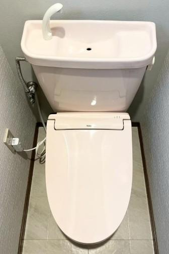 佐太中町5丁目　中古一戸建てのトイレ|温水洗浄便座
■物件内覧・資金計画相談・住宅ローン相談、リフォーム相談、お問合せ受付中■
※当日・翌日のご内覧、ご相談はお電話でのお問合せがスムーズです！