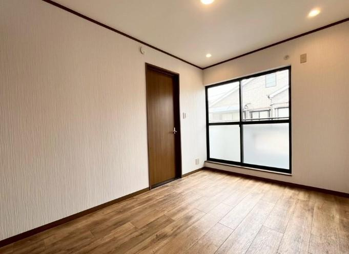 佐太中町5丁目　中古一戸建ての洋室|洋室6.0帖　３階のお部屋
■物件内覧・資金計画相談・住宅ローン相談、リフォーム相談、お問合せ受付中■
※当日・翌日のご内覧、ご相談はお電話でのお問合せがスムーズです！