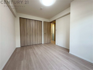 創造性や成長を促す遊びの空間を提供。学習や趣味に集中できる環境を整えます。個別のプライベートスペースは自己表現と自立心を育み、心地よい睡眠環境を整えリラックスできる場所を提供。
