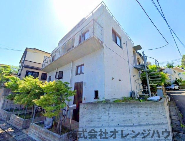 【外観】 | 秦野市南矢名4丁目　 | 『駅徒歩4分の利便性』と、『スタイリッシュでモダンな雰囲気を持つ邸』