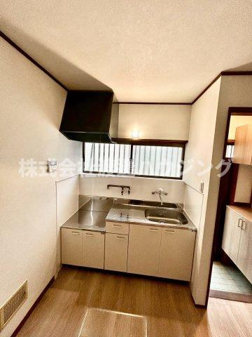 田井町一戸建のキッチン