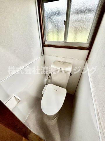 田井町一戸建のトイレ