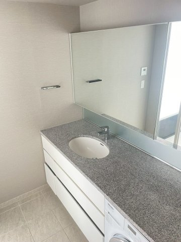 マジェスタワー六本木の独立洗面台