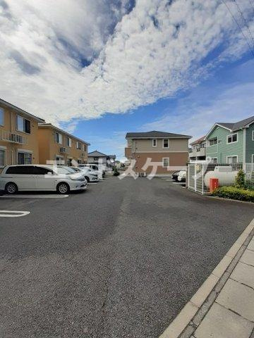 ジベルニーⅢの駐車場|高崎、前橋のお部屋探しはエンドスケープまで！お客様の理想お聞かせ下さい♪