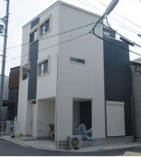 大久保町3丁目　中古一戸建ての外観|新しい生活にいかがでしょうか？外観はお住まいの顔になります。こだわりたいポイントですね。外壁塗装や屋根塗装のご相談も承っております。
■現地内覧・資金計画相談・住宅ローン相談もお問合せ受付中■