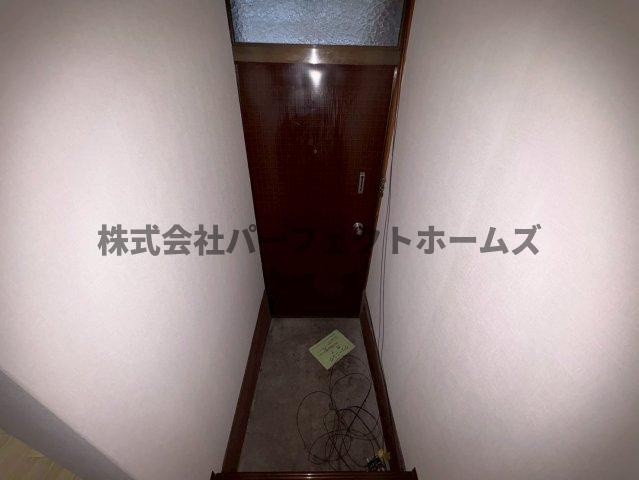走谷2丁目テラスハウス　賃貸の玄関|収納もある玄関です