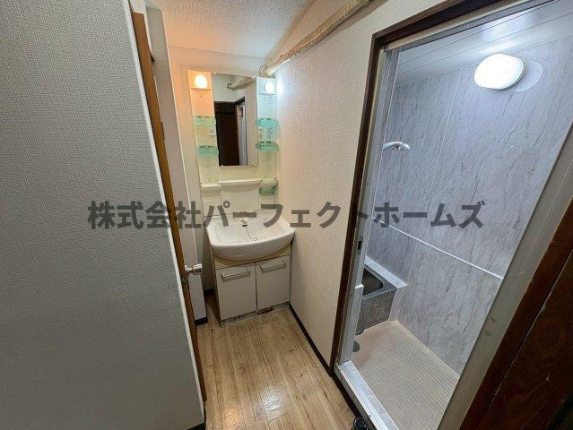 走谷2丁目テラスハウス　賃貸の洗面所|脱衣スペースもあります