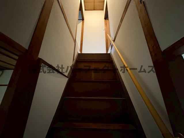 走谷2丁目テラスハウス　賃貸の内装|明るい色調の室内です