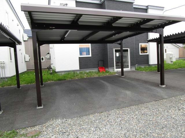 エトワールリゲルの駐車場