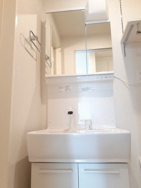 ファミールシャトーＡ　　刈谷市近郊の賃貸はクラスホームの洗面所