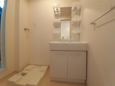 【洗面所】 | グラースアンジュＤ | 忙しい朝には欠かせない洗面所です