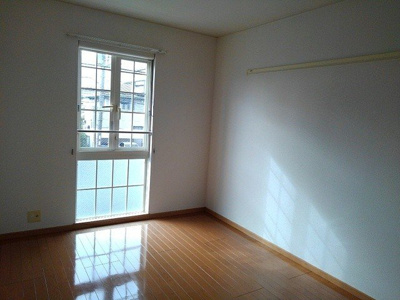 【内装】 | サンリット城見 | 明るい室内です