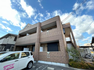 【外観】 | メゾンクローバー | 外観写真（昼）