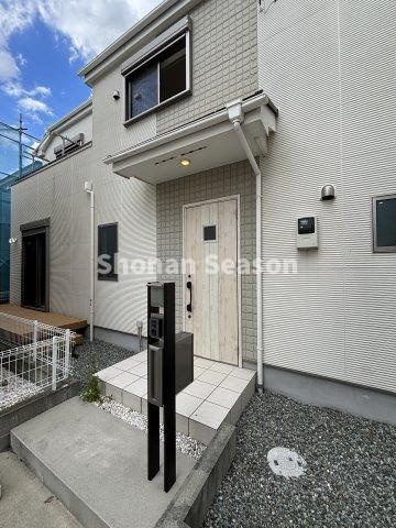 【外観】 | 2018年築！築年数が浅く快適な住空間でお寛ぎいただけます♪　　　
現況：空室につきご内見いただけます◎ぜひご検討くださいませ！