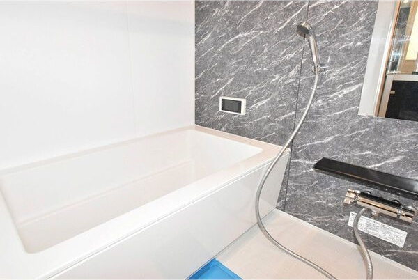 ファーストレジデンス栄の浴室