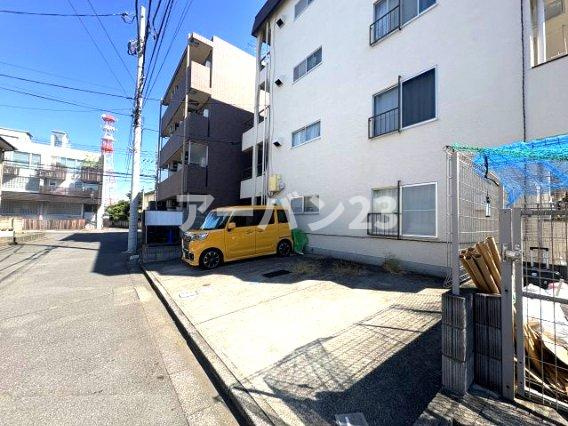 田口マンションの駐車場