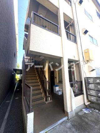 田口マンションのエントランス