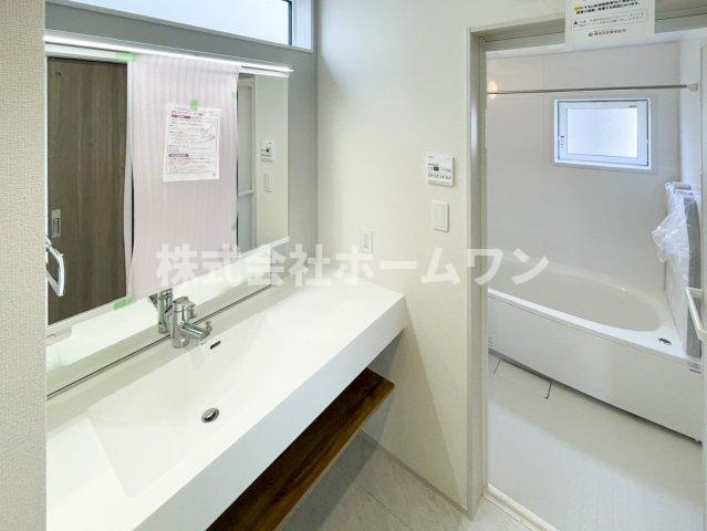 羽村市羽中２丁目の新築一戸建の独立洗面台|独立洗面台で身支度をすべて済ませてしまいましょう