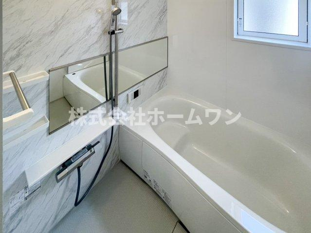 羽村市羽中２丁目の新築一戸建の浴室|落ち着いた空間のお風呂です