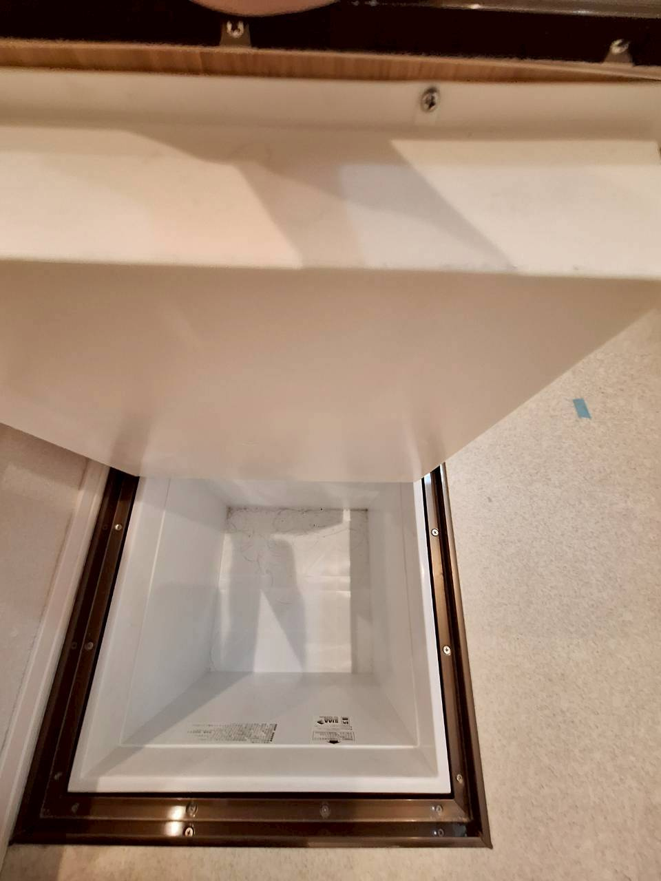 ＥＸＣＥＬ　ＭＩＲＡＩ　２０の内装|床下収納