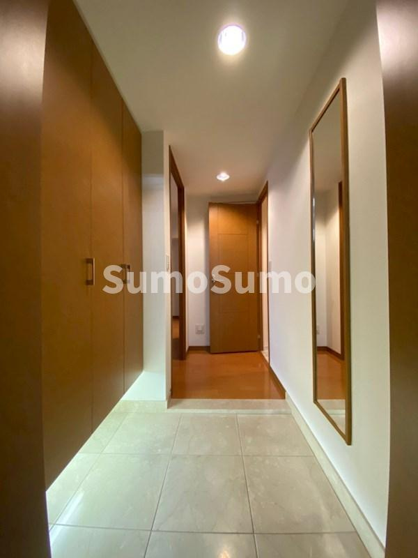 リーガル神戸三宮山手の玄関