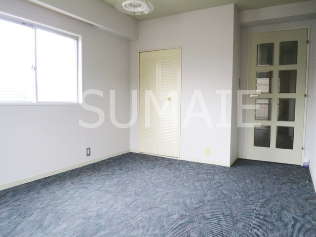 テラス１３７の居間・リビング|明るい居室です。