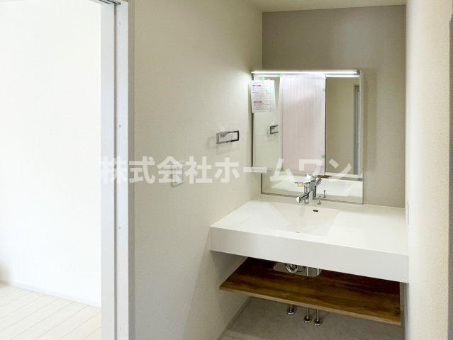 羽村市羽中２丁目の新築一戸建の独立洗面台|独立洗面台あり、毎朝おしゃれに忙しい女性の方におすすめです