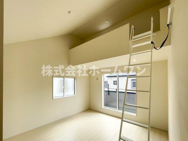 羽村市羽中２丁目の新築一戸建の洋室|使い勝手のいい洋室です