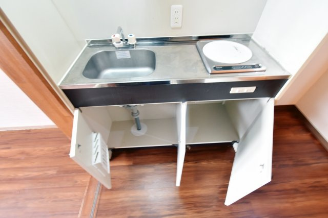 ベルファーム甲子園のキッチン|キッチン下収納　3階303号室別部屋イメージ