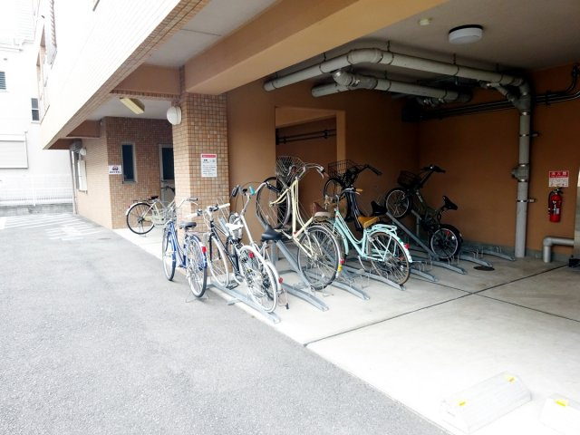 ベルファーム甲子園のその他|自転車置き場